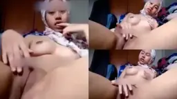 Gadis Berjilbab Putih Suka Elus Meki
