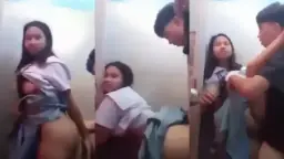 Abg SMA Ngentot di Kamar Mandi