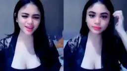 Kylie Belahan Dada Mulus