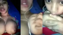 Mainin Tetek Gede Jilbab Biru