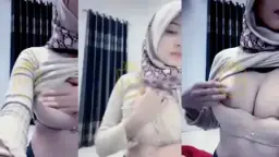 Nella Jilbab Cantik Keluarkan Susunya