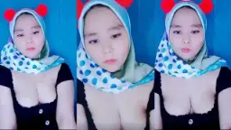 Ukhti Pamer Belahan TT Dedek Rara