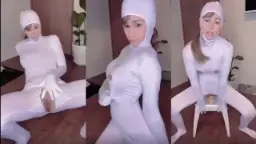 Cantik Serba Putih Omek Squirt