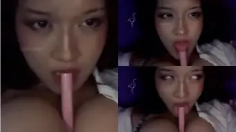 Cewek Tobrut Sangean Pengen Nyepong