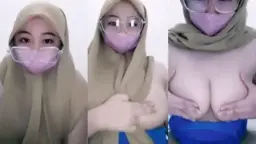 Ukhti Hijab Kacamata Pamer Toket Gede