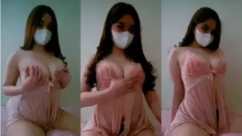 Mbak Naya Ebot Belahan Toket Mulus