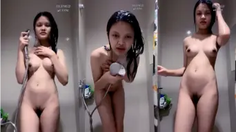 Kiia OniChan Live Mandi Jembut Lebat