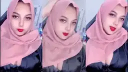 Hijabers Cantik Belahan Toket Live Mendesah