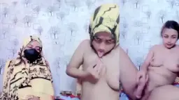 Jilbab Kuning Meresahkan Bugil Show