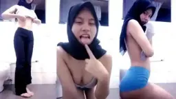 Cewek Jilbab Mulus Cantik Sange