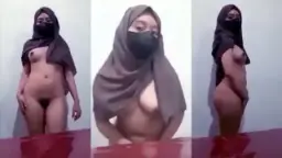 Ukhty Cantik Bugil di Depan Kamera