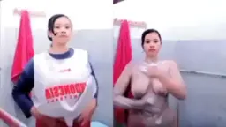 Putri Fatikah di Kamar Mandi